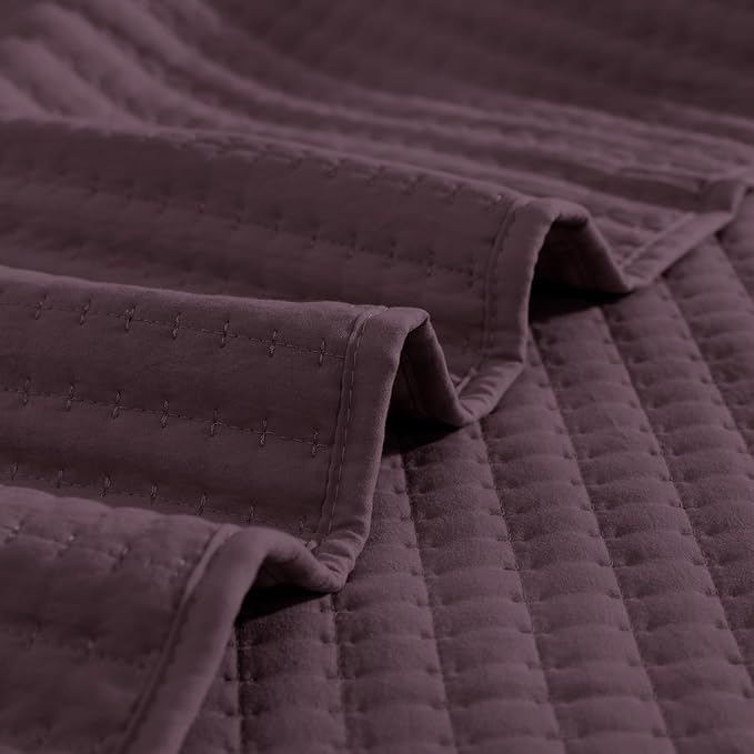 WRENSONGE King Size Quilt-3 Pieces Lightweight Italian Plum Bedspreads King Quilt Bedding Set for All Seasons, Soft Summer Coverlet with 2 Pillow Shams Suitable for Bed, Couch, Quilt Blanket