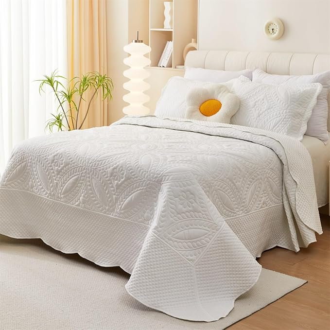 Cmfshape Oversize King Bedspread 114"x102",3 Pieces California King Size Quilt,Lightweight White Quilt Set for All Season,Modern Coin Pattern Bedding Set(1 Quilt,2 Pillowshams)