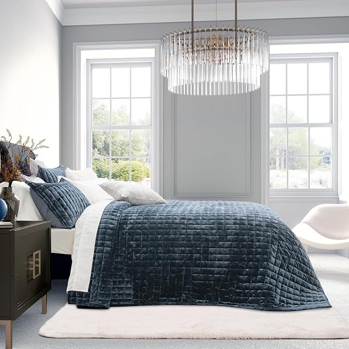 RECYCO Luxury Velvet Quilt Set Full Queen Size Bedding Sets, Ultra Soft Velvet Comforter Set, Lightweight Channel Box Stitch Oversized Bedspread Coverlet for All Season, with 2 Shams, Stormy Blue