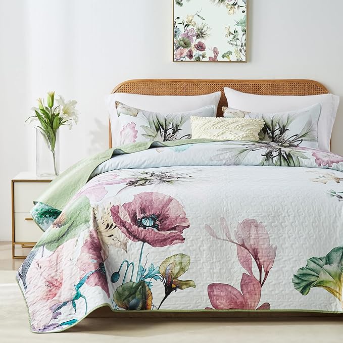 Yogeneg King Size Quilt Set, Elegant Floral Botanical Pattern Green Bedding Set,3 Piece Lightweight Soft Summer Bedspread Coverlet with 2 PIillow Sham for All Season(Green Floral,110"x96")