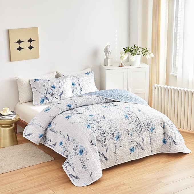 Flysheep Botanical Quilt Set 2 Pieces Twin Size, Blue Flower Branch on White Reversible Bedspread Coverlet Set, Soft Microfiber Lightweight Bed Cover for Kids (68" x 86", 1 Quilt+ 1 Pillow Sham)