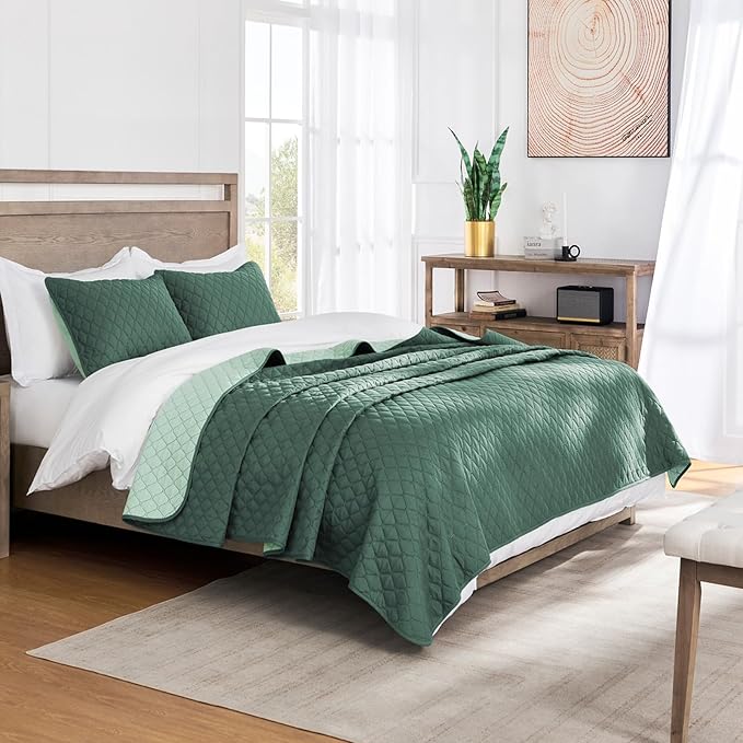 Exclusivo Mezcla Reversible California King Size Quilt Bedding Set with Pillow Shams, Lightweight Quilts Cal King Size, Soft Bedspreads Bed Coverlets for All Seasons - (Dark Green, 112"x104")