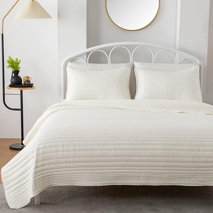 Market & Place Quilt Set Twin Size Ivory | Lightweight Ultra Soft Microfiber Bedspread | 2 Piece Twin Coverlet for All Season | Parker Collection (Twin, Ivory)