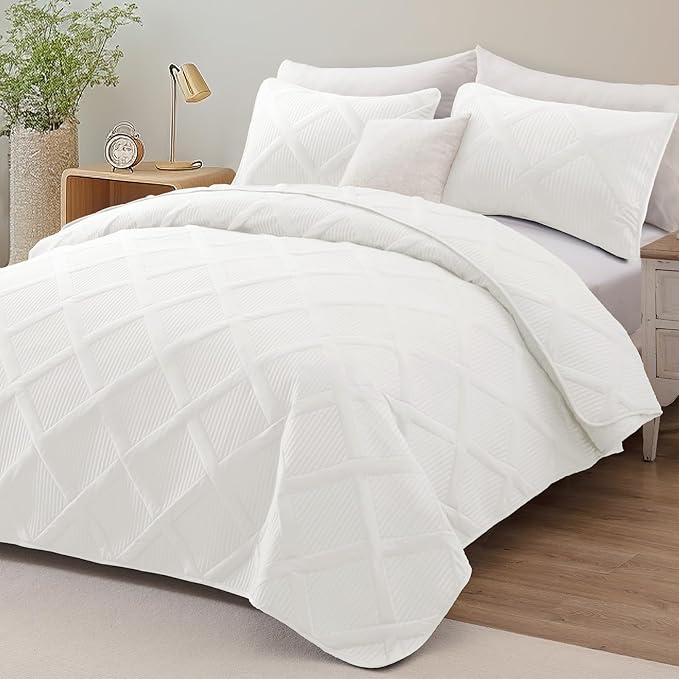 Exclusivo Mezcla King Quilt Set- White Quilts Bedding Set with 2 Pillow Shams, Modern King Bedspread with Striped Pattern, Soft Lightweight Bedspreads Coverlets for All Seasons
