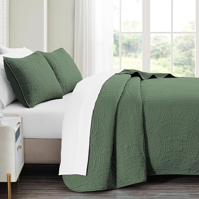 akkialla Queen Quilt Bedding Set,Olive Green Ultrasonic Full/Queen Quilt Set,Lightweight Soft Bedspread Coverlet,Modern Style Coin Pattern Bed Cover for All Seasons,3 Piece(1 Quilt,2 Pillow Shams)