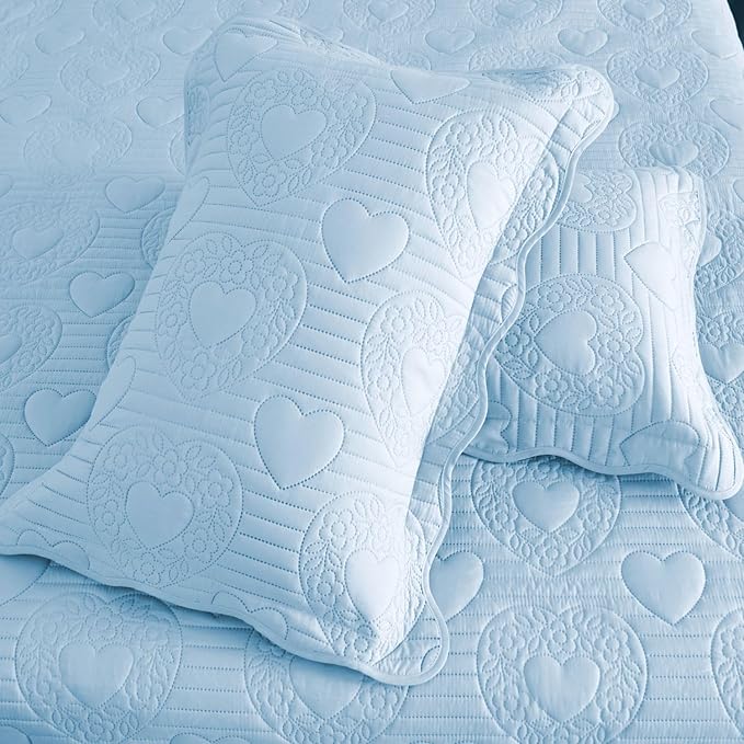 Auemtyn King Size Quilt Set, Soft Lightweight Summer Bedspread, Reversible Microfiber Bed Coverlet for All Seasons (Light Blue, Heart Pattern, 1 Quilt, 2 Pillow Shams)