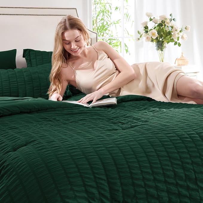 CozyLux Full Size Comforter Sets with Sheets Seersucker 7 Pieces Emerald Green Bed in a Bag Textured Luxury Soft Bedding Set with Down Alternative Comforter, Sheets, Pillowcases & Shams for All Season