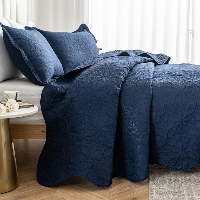 Auemtyn Full/Queen Size Quilt Set 3 Pieces, Soft Lightweight Summer Bedspread, Reversible Microfiber Bed Coverlet for All Seasons, Navy Blue, Floral Pattern (1 Quilt, 2 Pillow Shams)