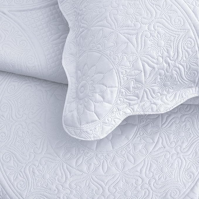 MOONLIGHT20015 10 Pack Twin Quilt Bedding Set (68" x 86") - Bulk Wholesale for Hotels, Guest Bedroom & Airbnbs - Lightweight Microfiber Reversible Floral Embossed Quilts Bedspreads (White)