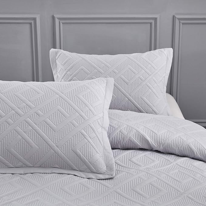 CHIXIN Quilt Twin Size - Geometric Pattern Bedspread Coverlet Set - Modern & Contemporary Style Bedding Cover, Ultrasonic Quilting, Reversible, Lightweight, 4 Piece, Light Grey