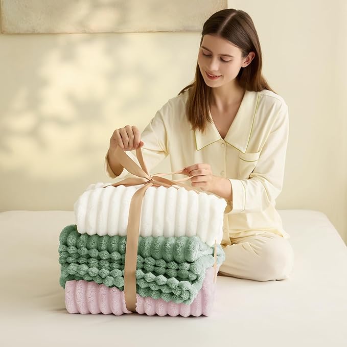 Soft Off White Throw Blanket for Couch - 300GSM Cozy Fleece Blanket for Women, Cute Lightweight Blankets Birthday Gifts for Her Him, Valentines Spring Home Room Decor, Off White, 50x60 Inches