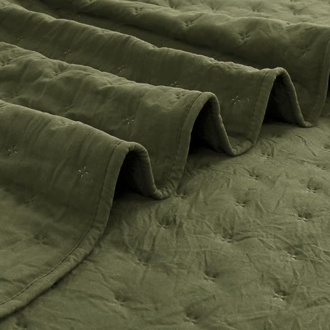 California Cal King Size Cloud Quilt Bedding Sets with 2 Pillow Shams, Green Olive Oversized Lightweight Bedspread Coverlet, All Season, 3 Pieces, 118x106 inches