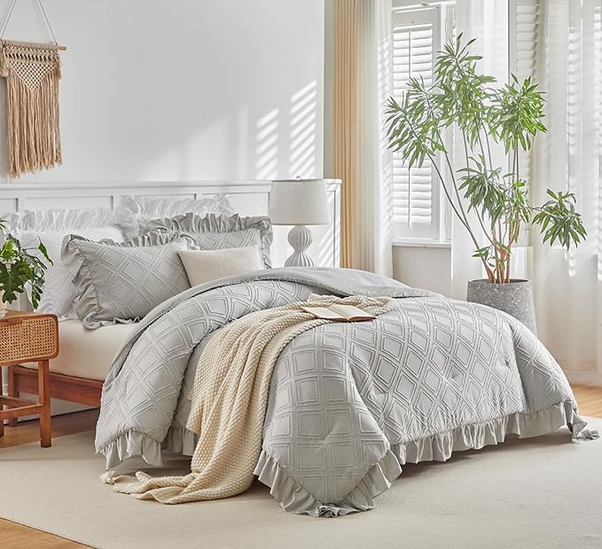 Tufted Grids Ruffle Comforter Set King Size, 3 Pieces Light Grey Vintage Farmhouse Shabby Chic Comforters, Jacquard Boho Bohemian Bedding Set for All Season (1 Ruffled Comforter+ 2 Pillow Shams)
