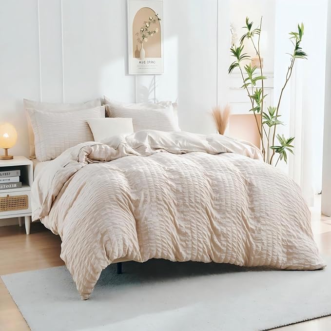 HYMOKEGE Beige Duvet Cover King Size, Ultra Soft 3-Piece Seersucker Duvet Cover Set with Zipper Closure, Soft Brushed Microfiber Bedding Set with 8 Corner Ties (104"x90", 2 Pillowshams)