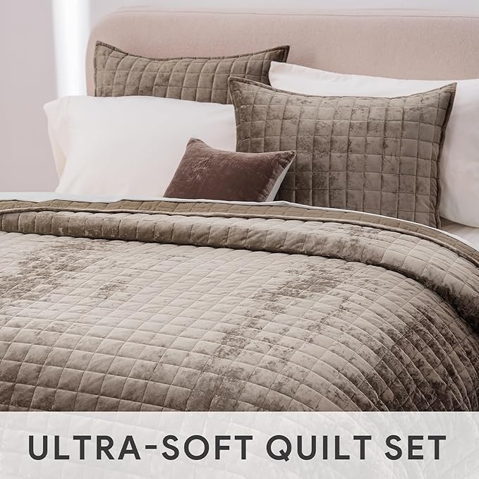 RECYCO Luxury Velvet Quilt Set Twin/Twin XL Size Bedding Sets, Ultra Soft Velvet Comforter Set, Lightweight Channel Box Stitch Oversized Bedspread Coverlet for All Season, with 1 Sham, Dune Brown