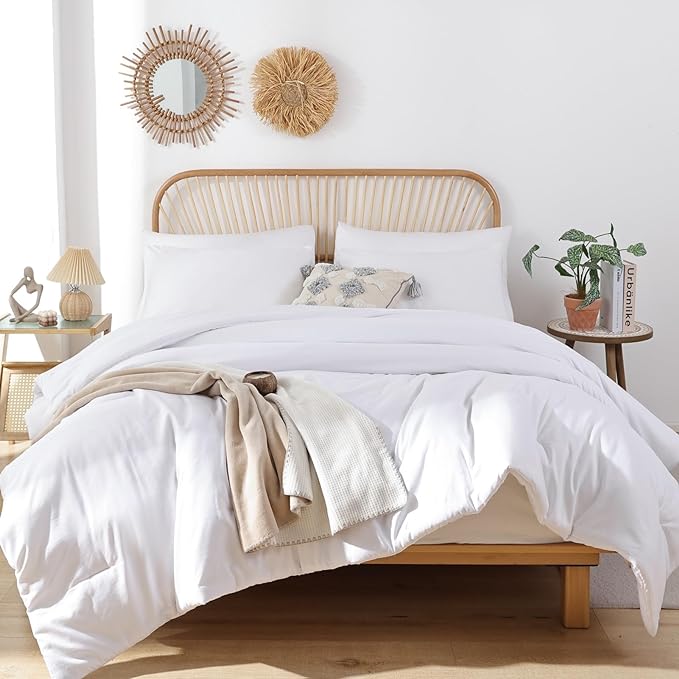 ROSGONIA Oversized King Comforter 128x120, 3pcs Super King Plus (1 White Comforter & 2 Pillowcases) Lightweight Oversized Bedding Set Blanket