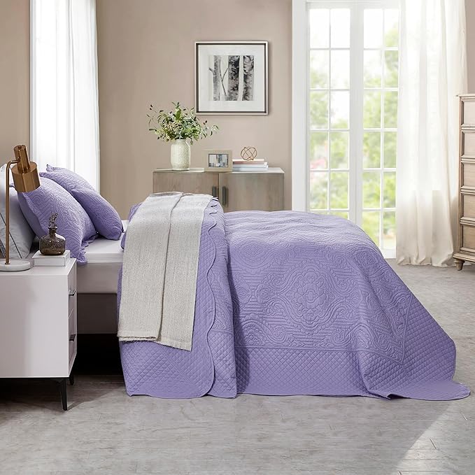 HZ & HY Oversized King Bedspread 138x122 Extra Wide, Ultrasonic Coverlet Bedding Set, Lightweight Thin Comforter, Reversible, 5 Piece, California/Alaskan King, Purple Lavender
