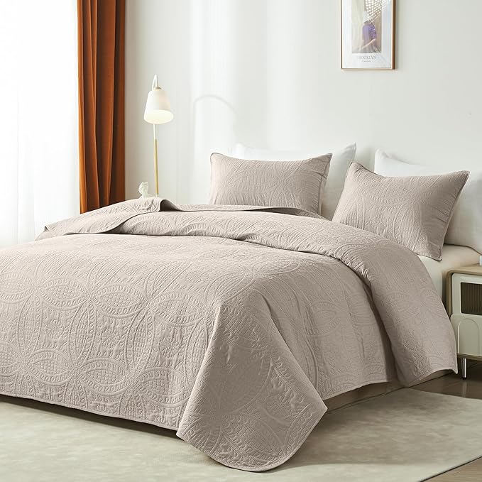 akkialla Taupe Full/Queen Quilt Set, Ultrasonic Lightweight Bedspread Coverlet for Modern Minimalist Bedroom, Soft Microfiber Coin Pattern Bedding, 3-Piece (1 Quilt, 2 Pillow Shams) | Breathable fabric