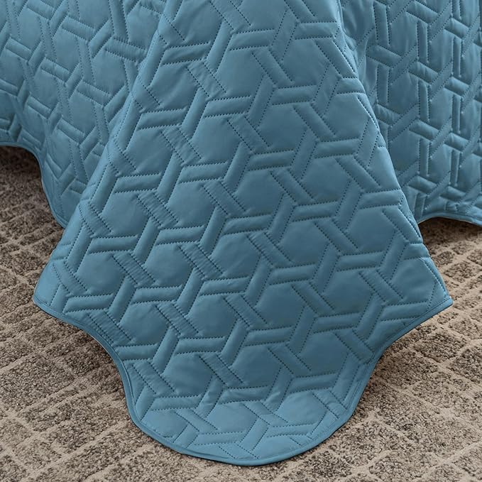 Auemtyn Full/Queen Size Quilt Set 3 Pieces, Soft Lightweight Summer Bedspread, Reversible Microfiber Bed Coverlet for All Seasons, Spa Blue, Geometric Pattern (1 Quilt, 2 Pillow Shams)