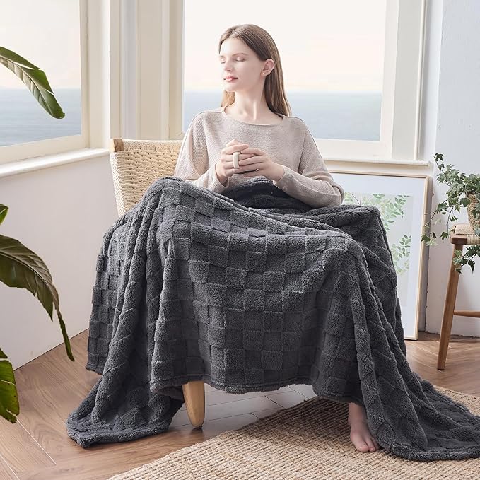 NEWCOSPLAY Super Soft Throw Blanket Dark Grey Premium Silky Flannel Fleece 3D Checkered Lightweight Bed Blanket All Season Use (Dark Grey Checkered, Throw(50"x70"))