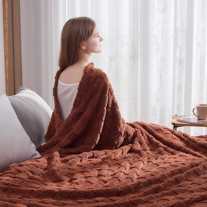 NEWCOSPLAY Super Soft Twin Blanket Coffee Premium Silky Flannel Fleece 3D Checkered Lightweight Bed Blanket All Season Use (Coffee Checkered, Twin(60"x80"))