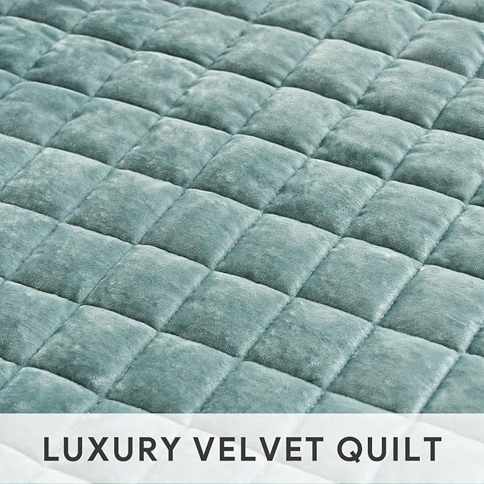 RECYCO Luxury Velvet Quilt Set Twin/Twin XL Size, Lightweight Velvet Comforter Set, Oversized Bedspread Coverlet Quilted Bedding Set, with 1 Matching Pillow Sham, for All Season, Aqua Green