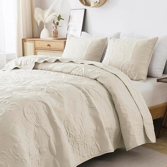 Ivory Damask Quilt Queen Size Bedding Sets with 2 Pillow Shams, Cream Boho Bedspread Lightweight Soft Farmhouse Vintage Bohemian Coverlet Retro Jacquard Pattern Bed Cover for All Season, 3 Pieces