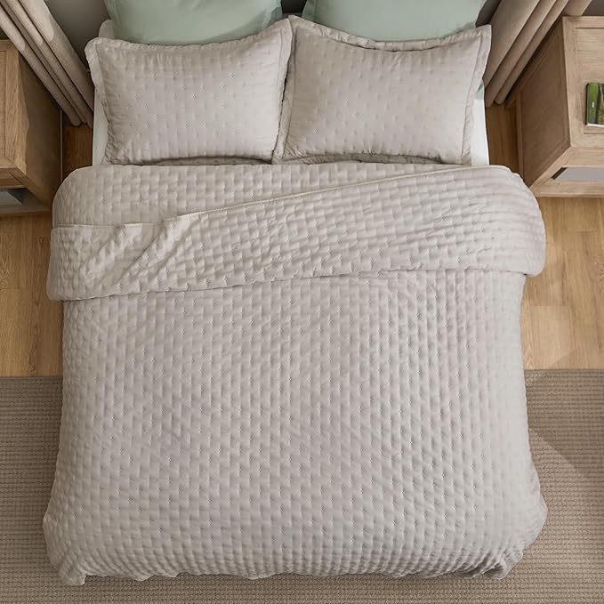 Bedsure King Quilt - Linen Bedspread King Size & Lightweight Comforter, Modern Farmhouse Coverlet with Clover Pattern, Ultra Soft All-Season Bedding, 106 x 96 Inches
