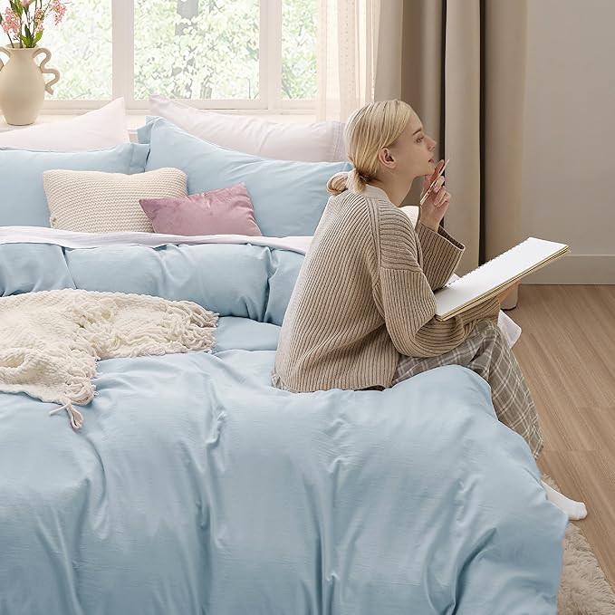Bedsure Sky Blue Duvet Cover Twin/Twin XL Size - 2 Pieces Prewashed Cotton-Like Polyester Extra Soft Bedding Set, Includes 1 Twin Duvet Cover 68x90 In with Zipper Closure & 1 Pillow Sham, No Comforter