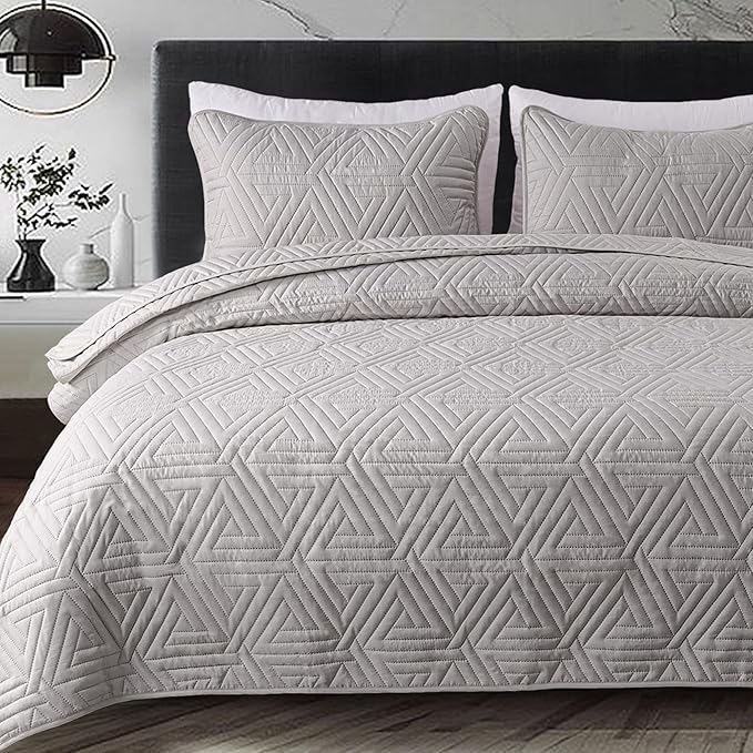 Whale Flotilla Soft California King Size Quilt Set for All Seasons, 3-Piece Ultrasonic Bedding Set, Lightweight Reversible Bedspread, Coverlet, Bed Cover with 2 Pillow Shams, Lightgrey