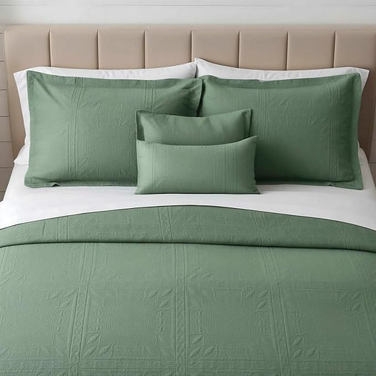 Hearth & Harbor Twin Quilt Set – All-Season Lightweight Bedspread & Coverlet with Pinsonic Weave - 5 Piece Twin Quilt Set with Pillow Shams, Sage Green - Twin Grid