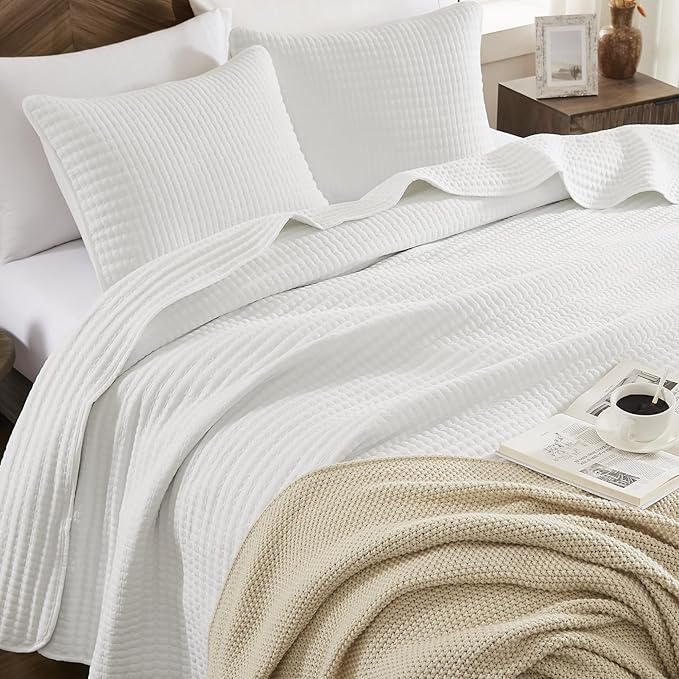 WRENSONGE Twin Quilt-2 Pieces Lightweight Bedspreads White Twin Quilt Bedding Set for All Seasons, Soft Summer Coverlet Suitable for Bed, Couch, Quilt Blanket
