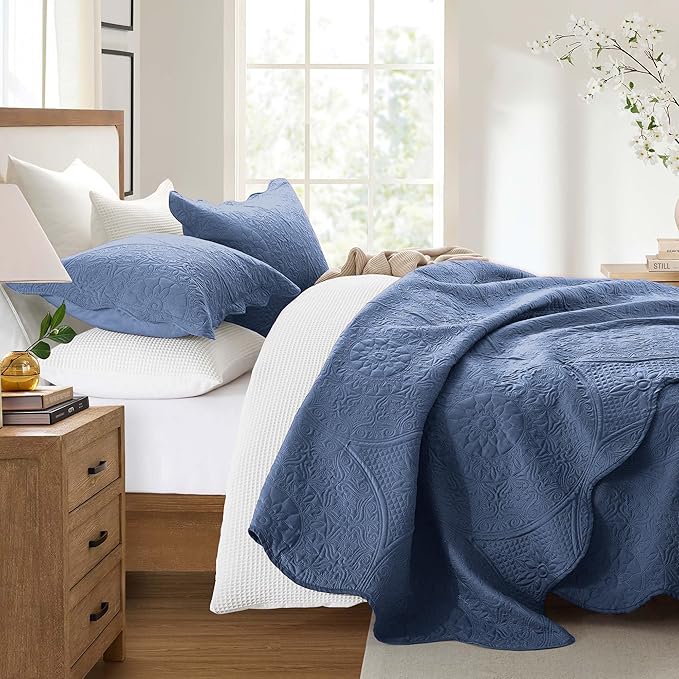 MOONLIGHT20015 California King Quilt Bedding Set Size (118"x106") + 2 Pillow Shams (20" x 36"+ 2") - 3 Pcs All Season Reversible Microfiber Coverlet Embossed Floral Quilt Bedspread (Light Blue)