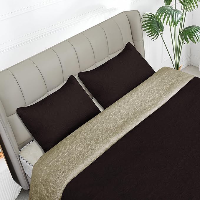 Easy-Going Full/Queen Size Reversible Quilt Set with 1 Quilt and 2 Pillow Shams, Soft Bed Quilt Cover, Water Resistant Lightweight Microfiber Bedspread, Stain Resistant, Damask-Chocolate/Beige