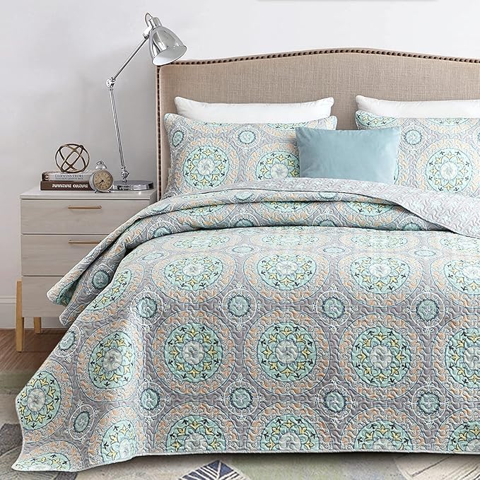 CHIXIN Boho Quilt Queen Size - Bohemian Chic Medallion Design - Lightweight Bedspread Coverlet Set, Ultrasonic Quilting Mandala Bedding Cover for All Season, 3 Piece, Aqua Blue
