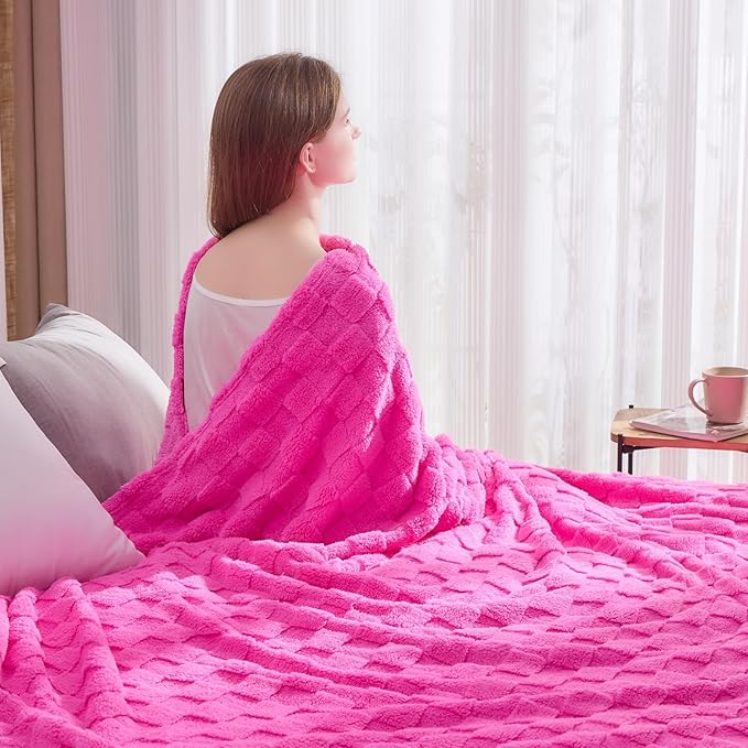 NEWCOSPLAY Super Soft King Blanket Hot Pink Premium Silky Flannel Fleece 3D Checkered Lightweight Bed Blanket All Season Use (Hot Pink Checkered, King(90"x110"))