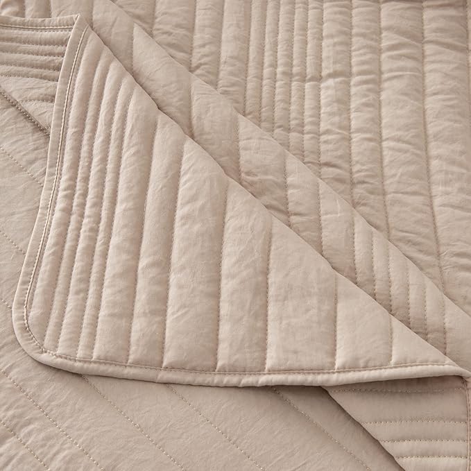 Market & Place Quilt Set Twin Size Taupe | Lightweight Ultra Soft Microfiber Bedspread | 2 Piece Twin Coverlet for All Season | Parker Collection (Twin, Taupe)