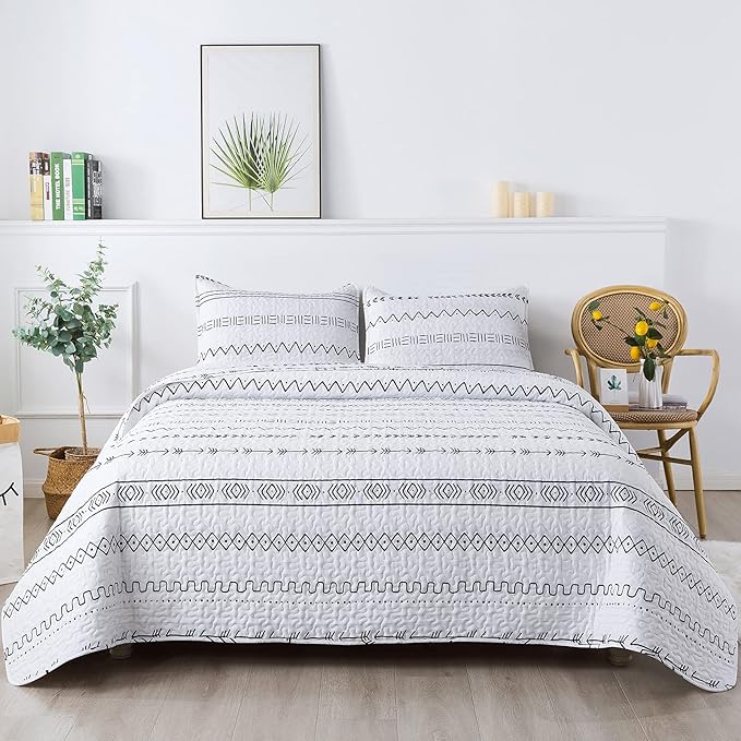 Andency White Twin Quilt Set, 2 Pieces Boho Lightweight Soft Striped Bedspread for All Season (68"x86"), Printed Bohemian Microfiber Reversible Coverlet Comoforter Sets