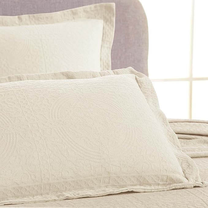 Superior Cotton Fleur De Lis Bedspread Set, Warm Blankets, All-Season Bedding, Bedroom Decor, Decorative Boho Medallion Coverlet, Includes 1 Bedspread, 2 Pillow Shams, King, Ivory