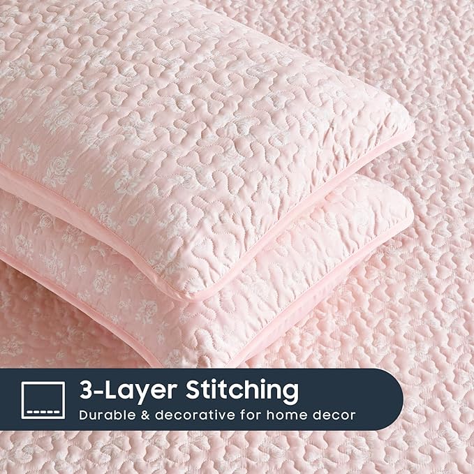 Wake In Cloud - Floral Quilt Set, Coquette Cottagecore Shabby Chic Flower Pattern for Women Teen Girls, Reversible Lightweight Bedspread Coverlet, 3 Pieces, Light Pink, Queen/Full Size