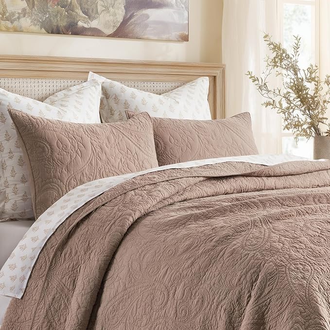 EVERGRACE 100% Cotton Paisley Quilt Set, Queen Size 3 Piece Set – Prewashed Lightweight Bedspread with 2 Shams, Soft Matelasse Coverlet for All-Season, Dusty Brick (Red Undertones)