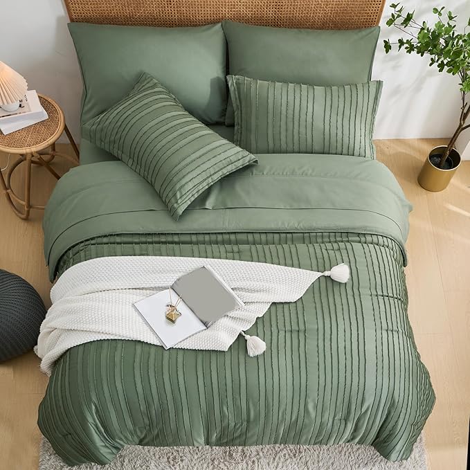 WURUIBO Comforter Set Size, Green Comforter Set Queen Size, 7 Pieces Bed in a Bag, Ultra Soft Queen Bedding Set, Bed Set for All Seasons, Flat Sheet, Fitted Sheet, Pillowcases, Pillow Shams