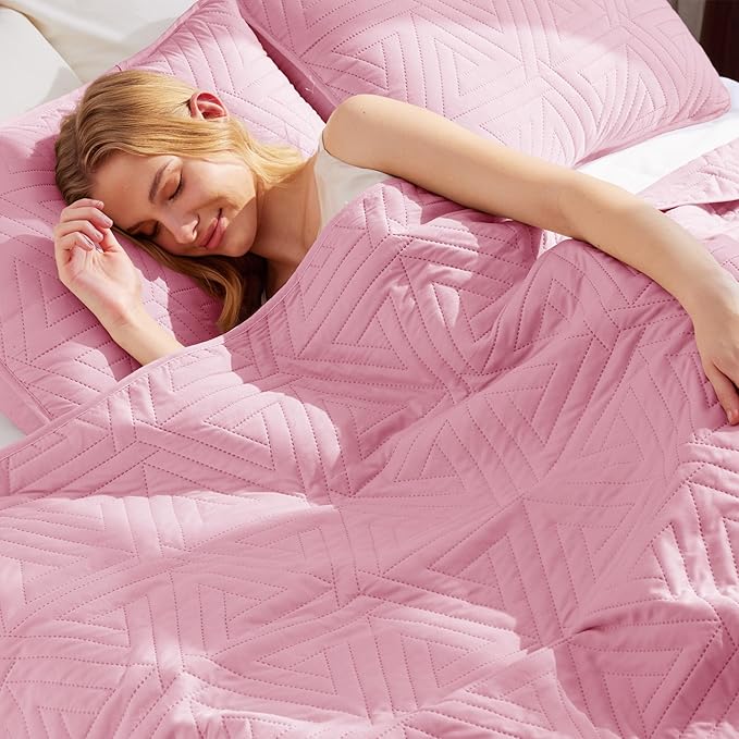 Whale Flotilla Soft Twin Size Quilt Set for All Seasons, 2-Piece Ultrasonic Geometric Quilts Bedding Set, Lightweight Reversible Bedspread, Coverlet, Bed Cover with Pillow Sham, Pink