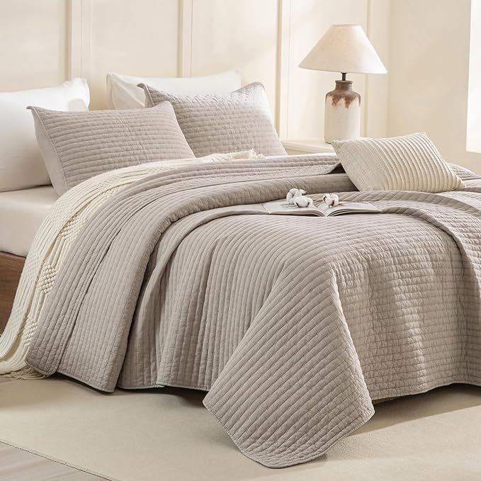 CozyTide Oversized Queen Quilt 102"x118",Stone-Washed Cotton Lightweight Oversized Queen Bedspread,3 Pieces Linen Colored Extra Large Modern Boho Coverlet Set Ultra Soft
