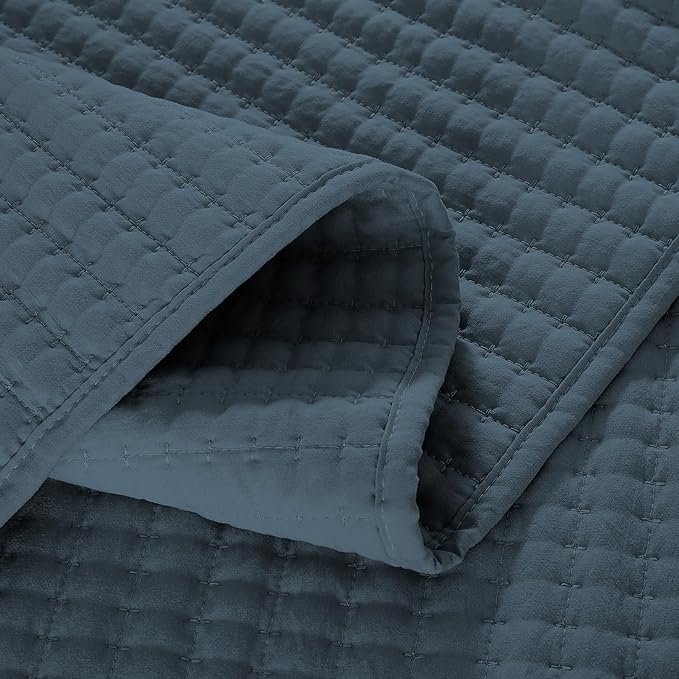 WRENSONGE King Size Quilt-3 Pieces Lightweight Navy Blue Bedspreads King Quilt Bedding Set for All Season, Soft Summer Coverlet with 2 Pillow Shams Suitable for Bed & Couch