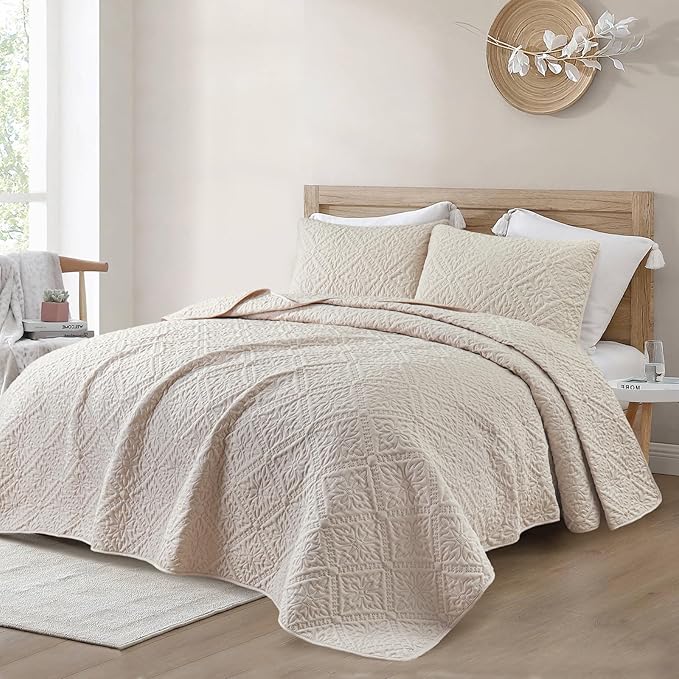 Exclusivo Mezcla California King Quilt Bedding Set, Lightweight Soft Bedspreads Coverlets with 2 Pillow Shams, Modern Brich Beige Oversized Quilts King Size for All Seasons