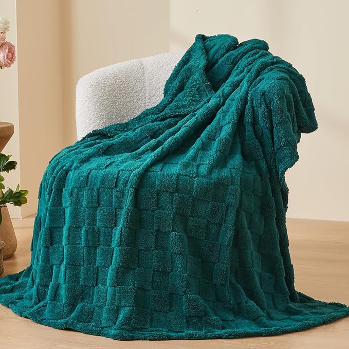 NEWCOSPLAY Super Soft Twin Blanket Dark Teal Premium Silky Flannel Fleece 3D Checkered Lightweight Bed Blanket All Season Use (Dark Teal Checkered, Twin(60"x80"))