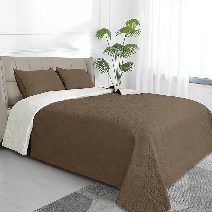 Easy-Going Full/Queen Size Reversible Quilt Set with 1 Quilt and 2 Pillow Shams, Soft Bed Quilt Cover, Water Resistant Lightweight Microfiber Bedspread, Stain Resistant, Olive Leaf-Camel/Ivory