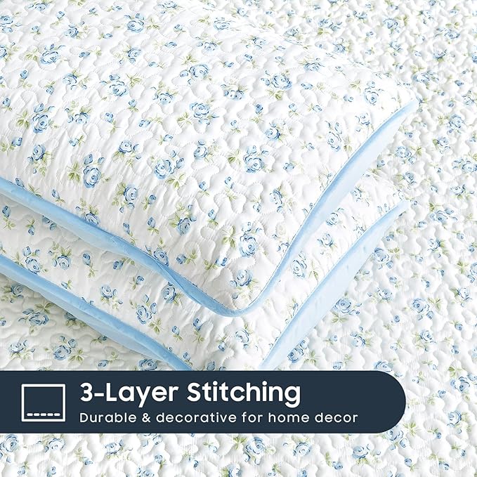 Wake In Cloud - Floral Quilt Set, Coquette Cottagecore Shabby Chic Flower Pattern for Women Teen Girls, Reversible Lightweight Bedspread Coverlet, 3 Pieces, White Blue, King Size