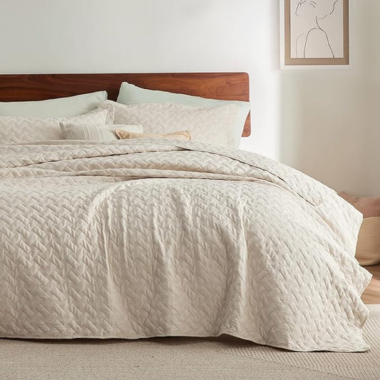 Bedsure Quilts Twin Size - Lightweight Bedspreads Twin Size with Basket Weave Pattern, Soft Quilt Bedding, Beige Comforter Coverlet for All Seasons (68" x 86")